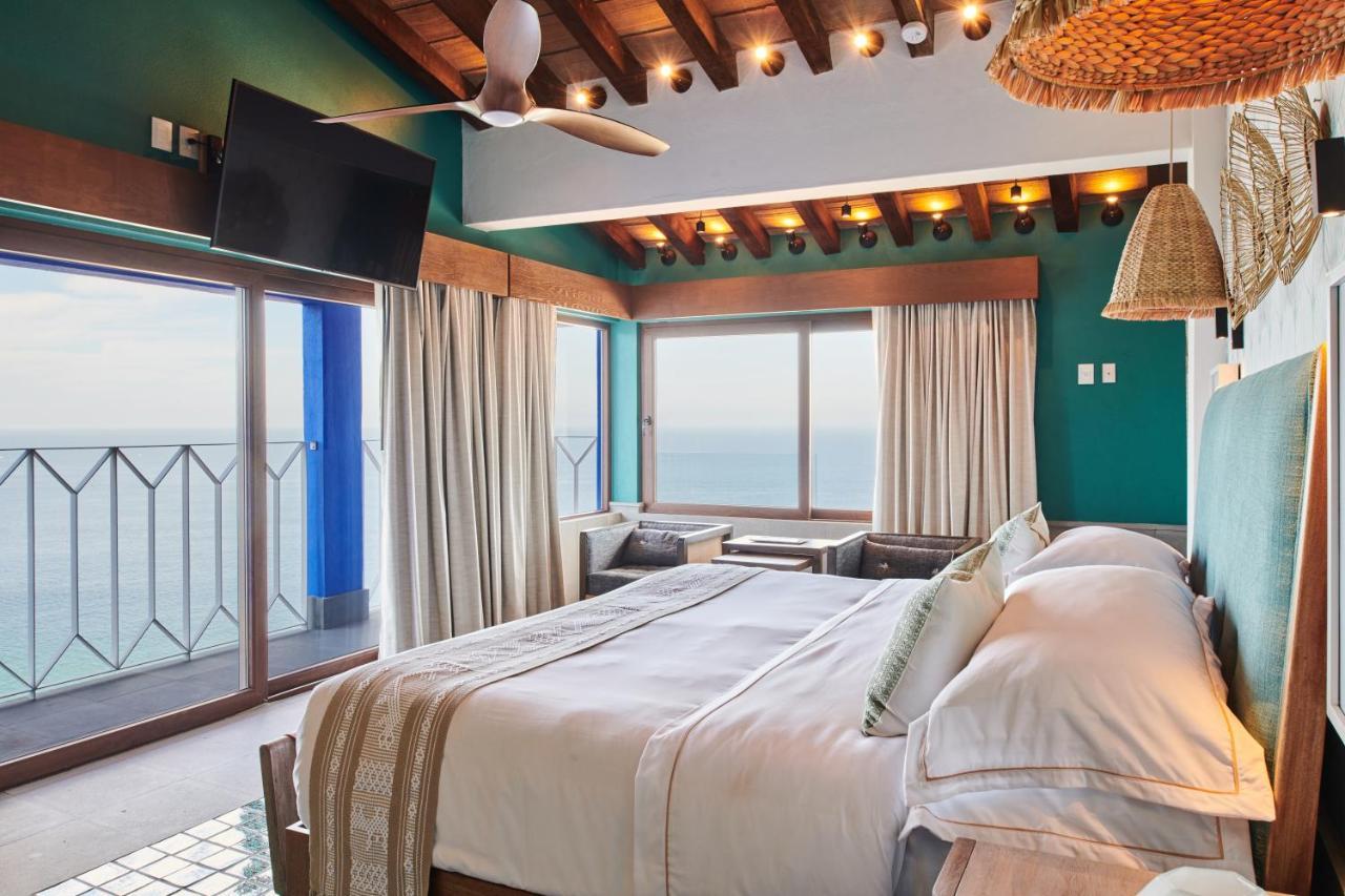 Hotel Luxury Patio Azul (Adults Only) Puerto Vallarta Exterior photo Suite at the Hotel