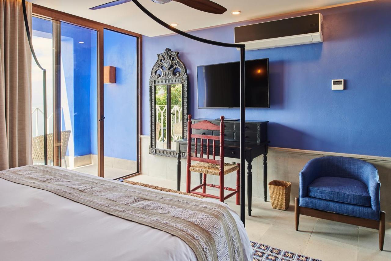 Hotel Luxury Patio Azul (Adults Only) Puerto Vallarta Exterior photo A room at the hotel